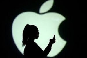Apple Stops Product Sales in Russia