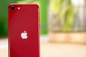 Apple Reduces iPhone SE 3 Production