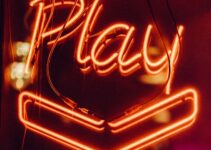 red Play neon light signage